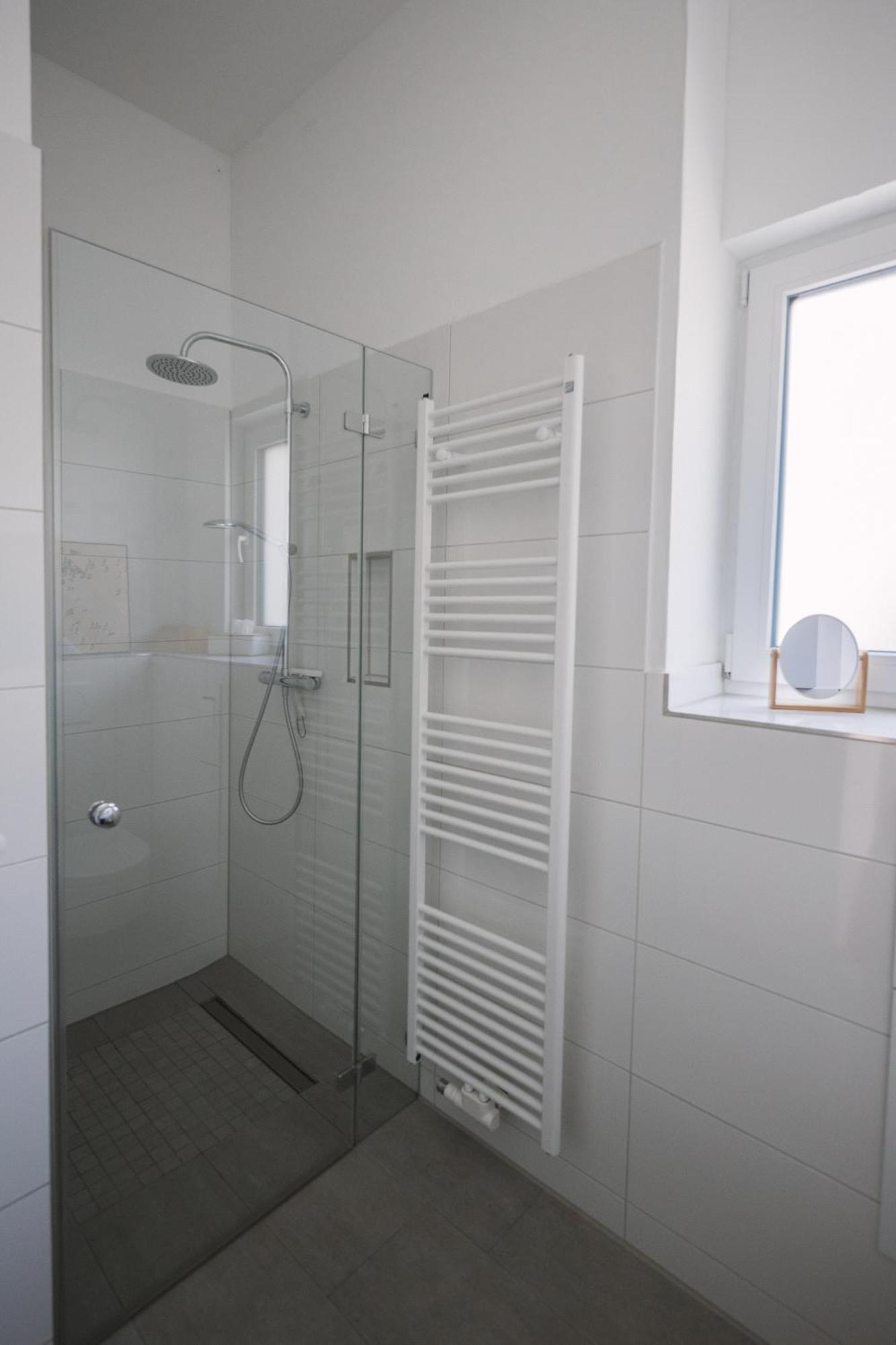 Schoene, Moderne Wohnung Mit Grosszuegiger Terasse Essen Luaran gambar